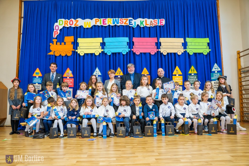 Uroczystość pasowania uczniów klasy pierwszej połączona z obchodami 130-lecia szkoły