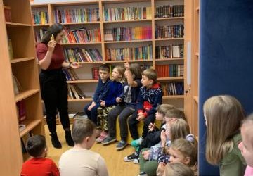 Tajemnice pracy korektora - zajęcia warsztatowe z mamą uczennicy z klasy 1 a