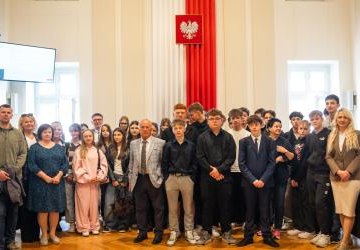 Uczniowie klas ósmych gośćmi Rady Miasta Gorlice.